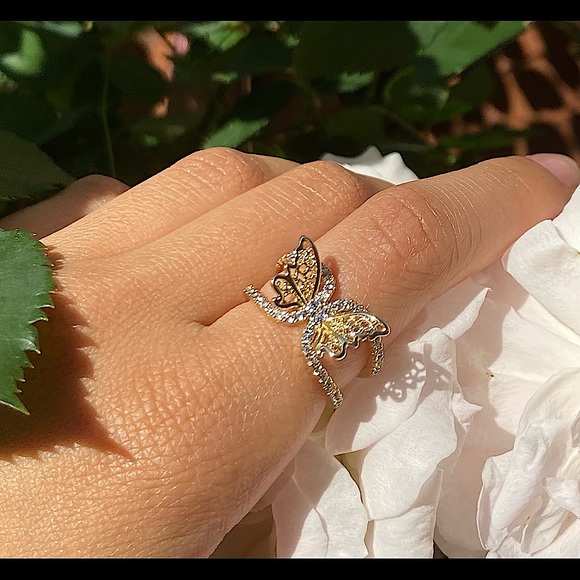 The Gold Butterfly Ring ❤️‍🔥 - Picture 5 of 8